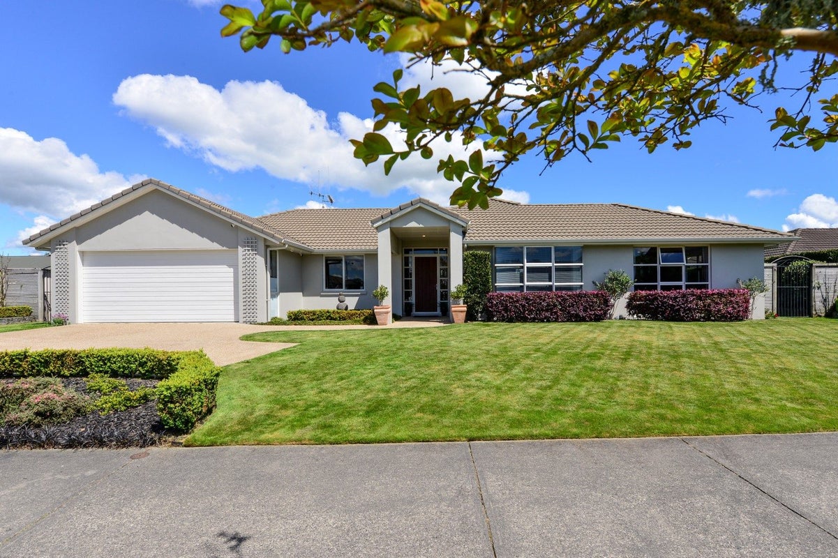 22 Winchester Place, Rototuna North, Hamilton - Carousel 1