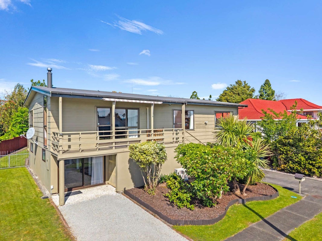 22 Gardner Place, Inner Kaiti, Gisborne - Carousel 1