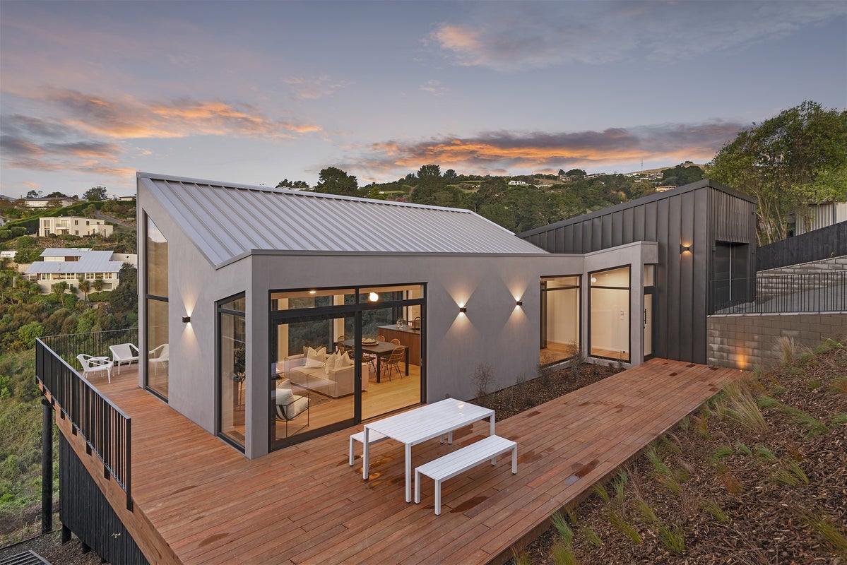 15 Law Lane, Mount Pleasant, Christchurch - Carousel 1