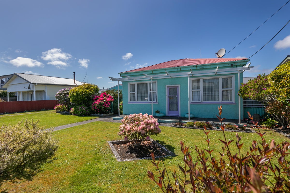 35 Blake Street, Blaketown, Greymouth - Carousel 1