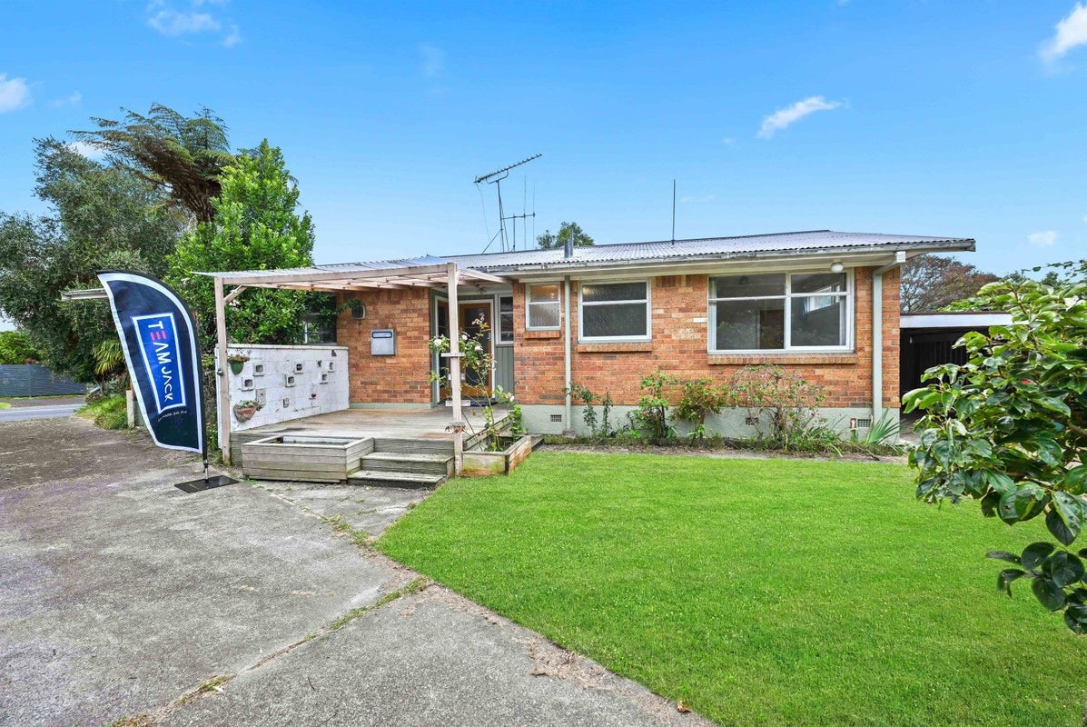 56 Pulham Crescent, Queenwood, Hamilton - Carousel 2