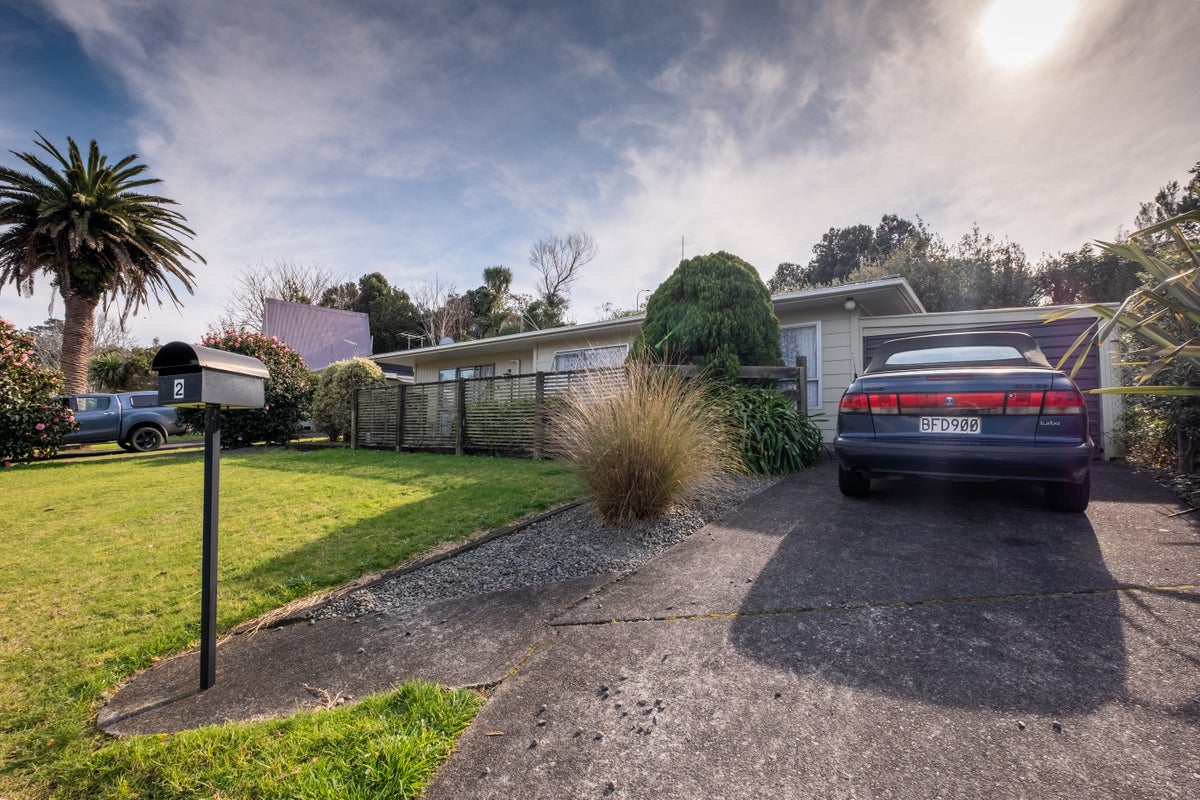 2 Shaldon Crescent, Blagdon, New Plymouth - Carousel 1