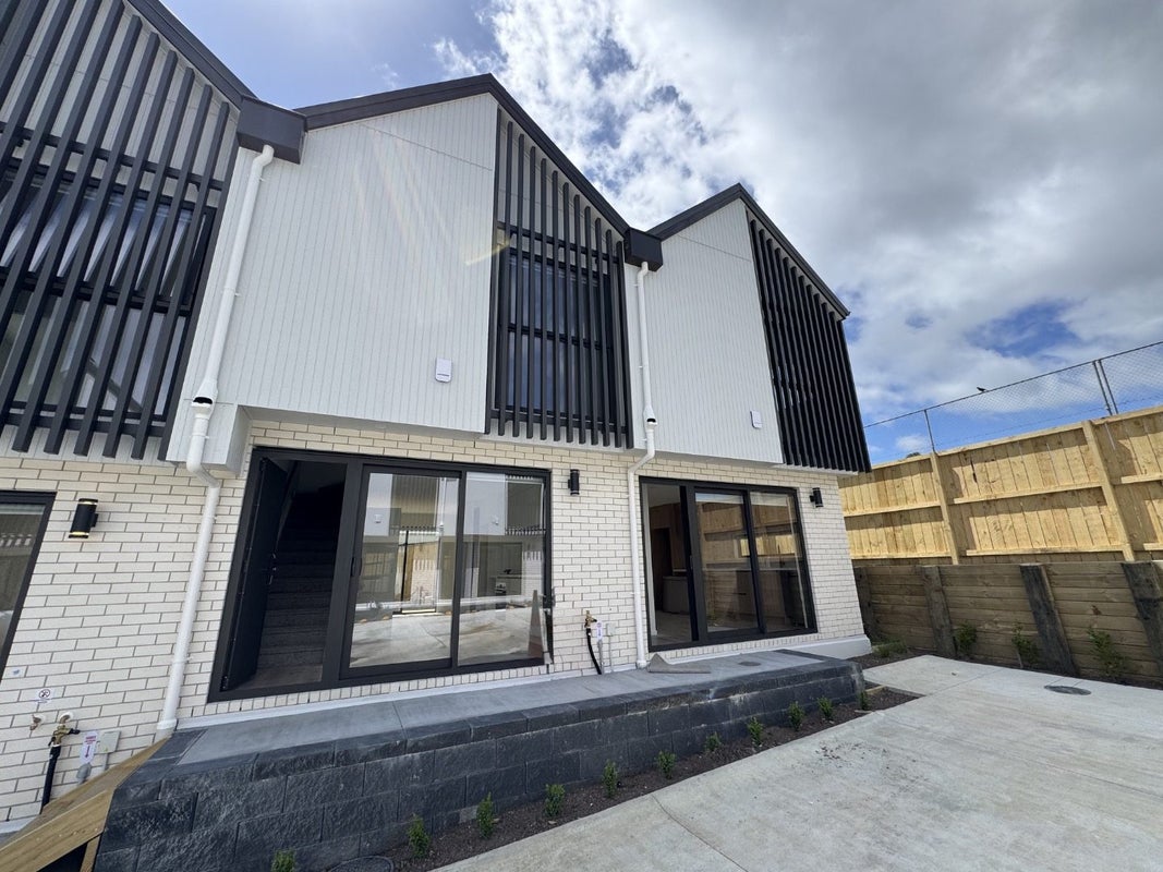 2/36 Fairdale Place, Birkdale, Auckland - Carousel 9