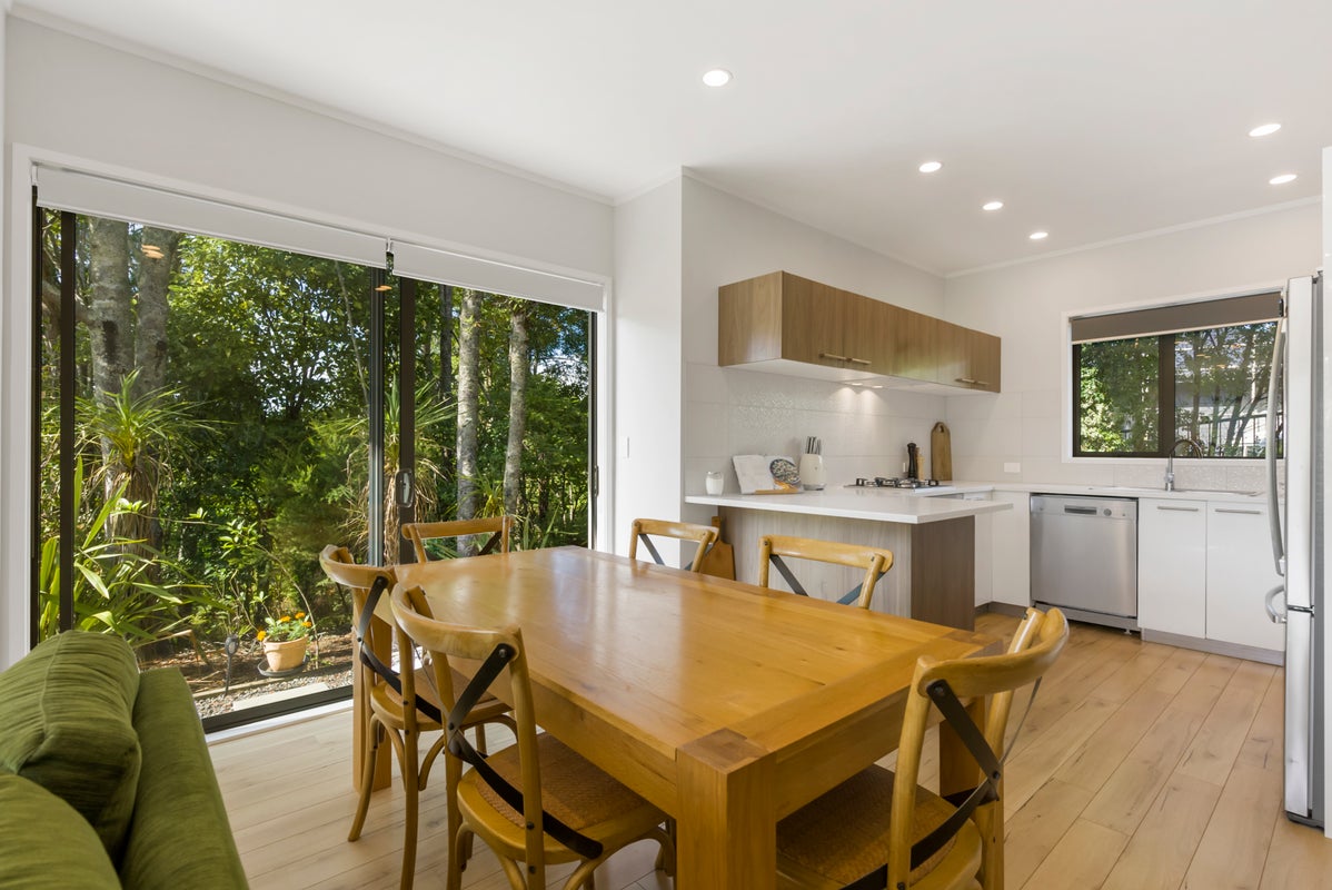 6/31 Verbena Road, Birkdale, Auckland - Carousel 1