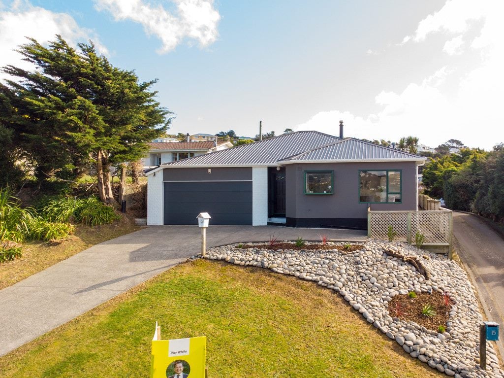 13 Hawtrey Terrace, Johnsonville, Wellington - Carousel 1