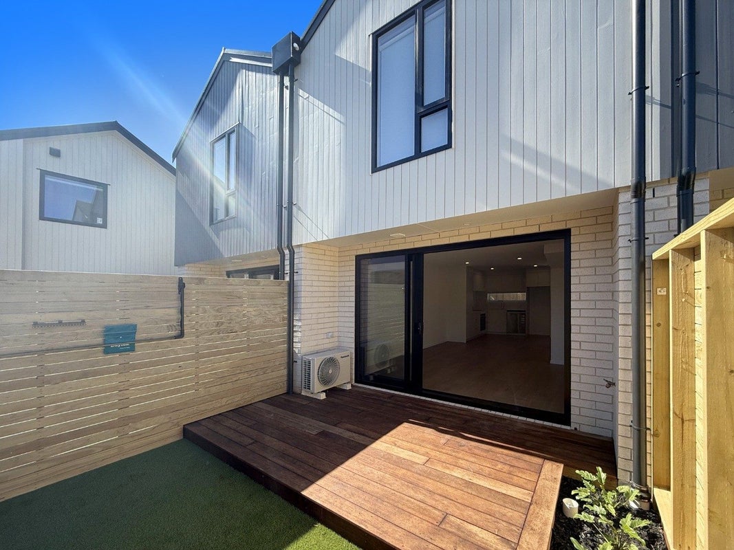 11/46 Taikata Road, Te Atatu Peninsula, Auckland - Carousel 17