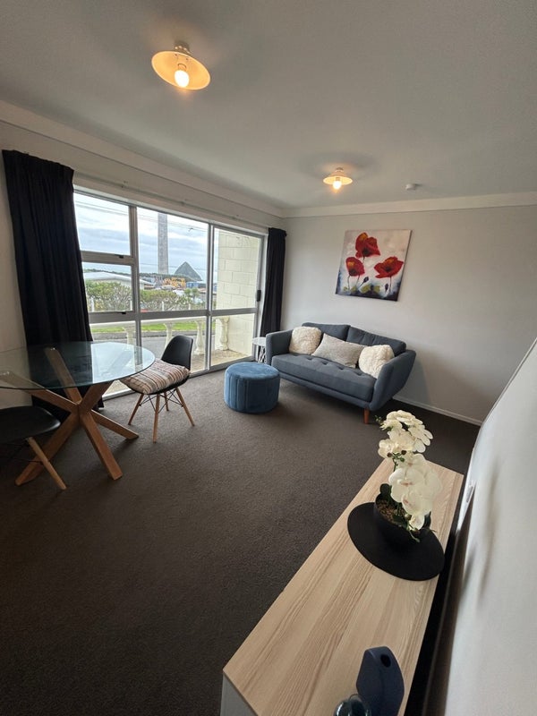 27B Port View Crescent, Moturoa, New Plymouth - Carousel 2
