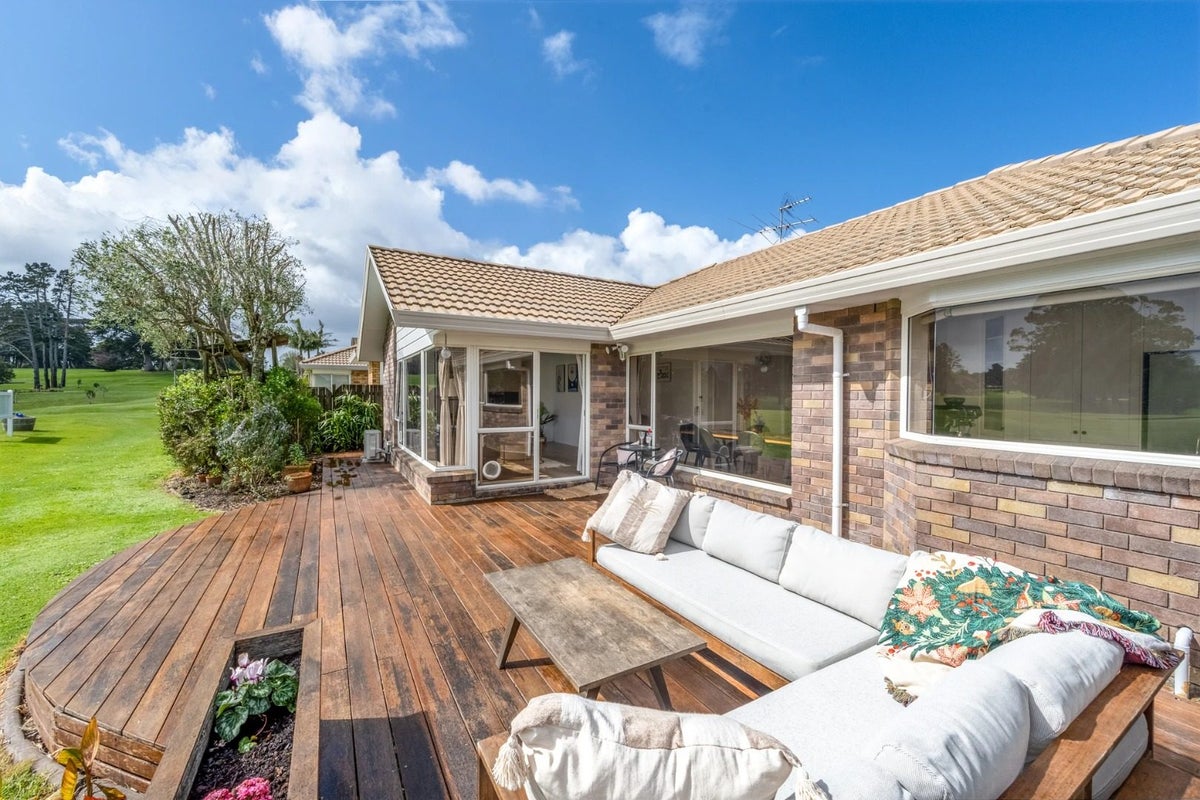 1/41 West Fairway, Golflands, Auckland - Carousel 2