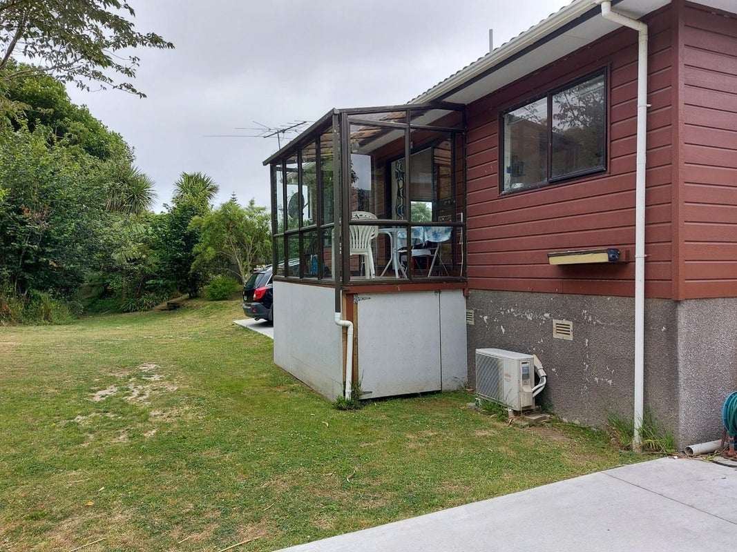 4A Luckie Street, Tawa, Wellington - Carousel 13