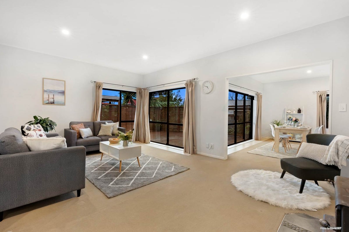14 Lorelei Place, Opaheke, Papakura - Carousel 2