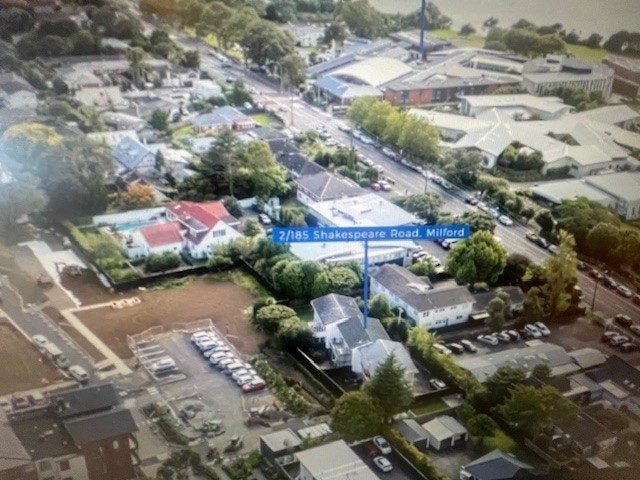 2/185 Shakespeare Road, Milford, Auckland - Carousel 21