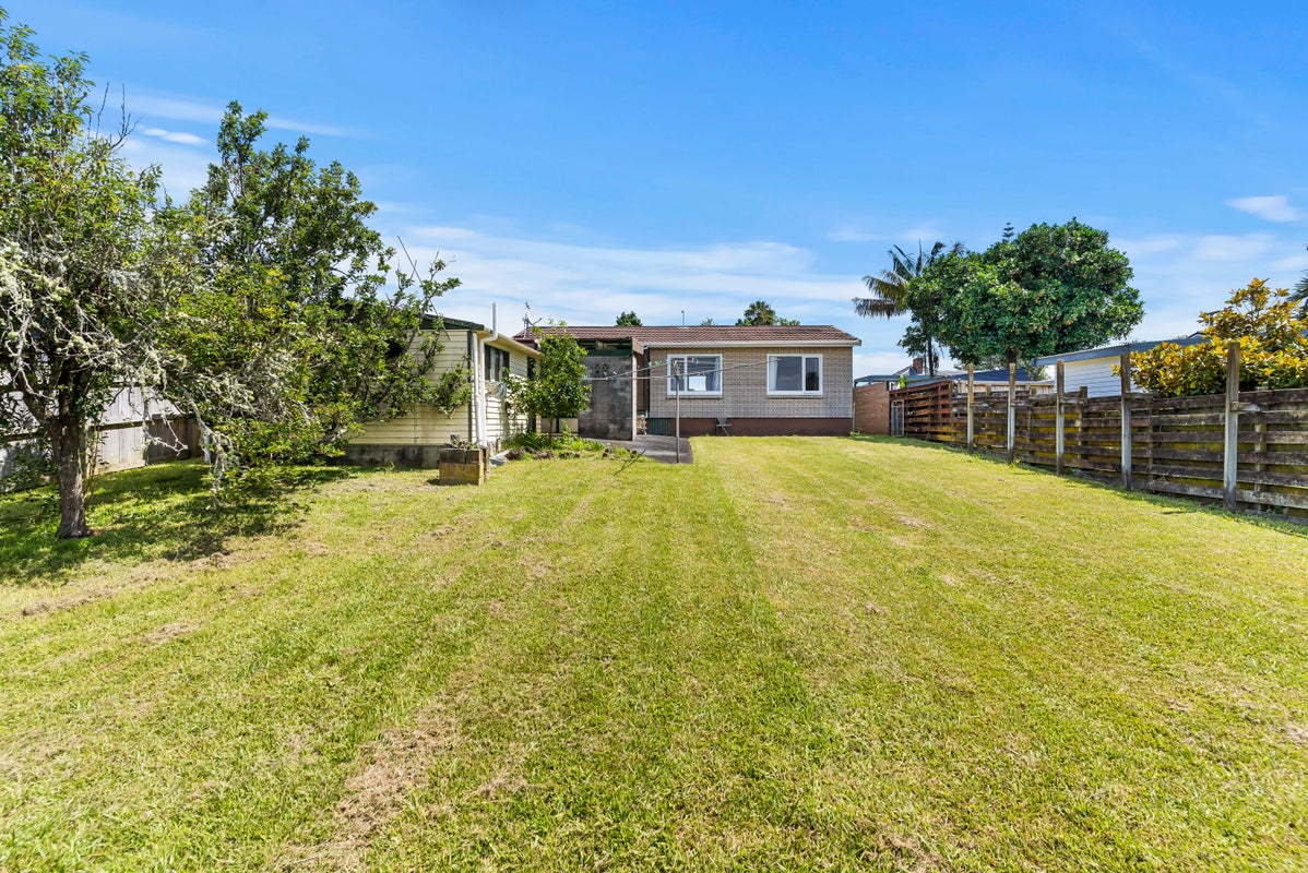 2 O'Donn Avenue, Beach Haven, Auckland - Carousel 2
