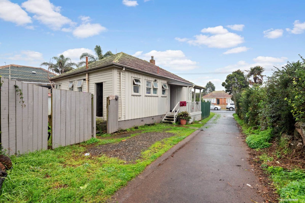 54 Parkinson Avenue, Wesley, Auckland - Carousel 1