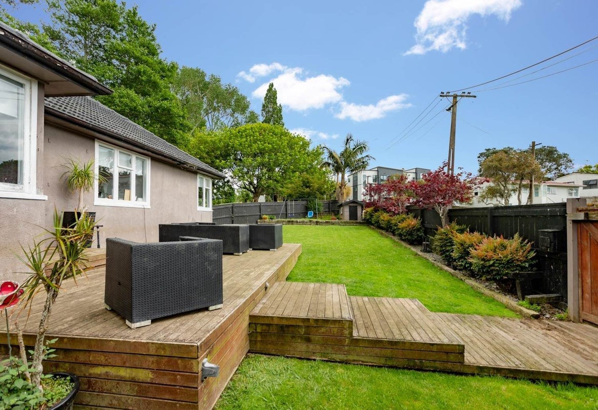 1 Sloane Street, Glen Innes, Auckland - Carousel 1