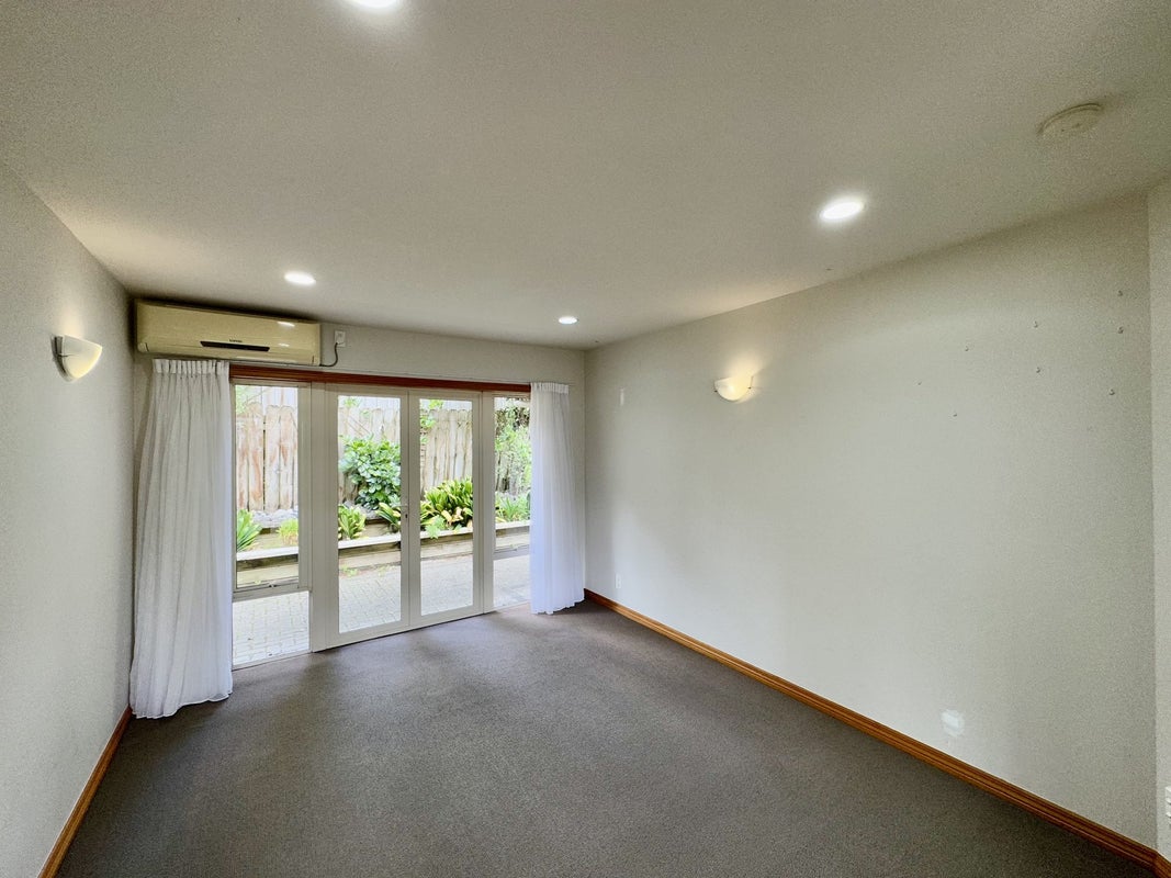 11 Balbriggan Rise, Dannemora, Auckland - Carousel 24