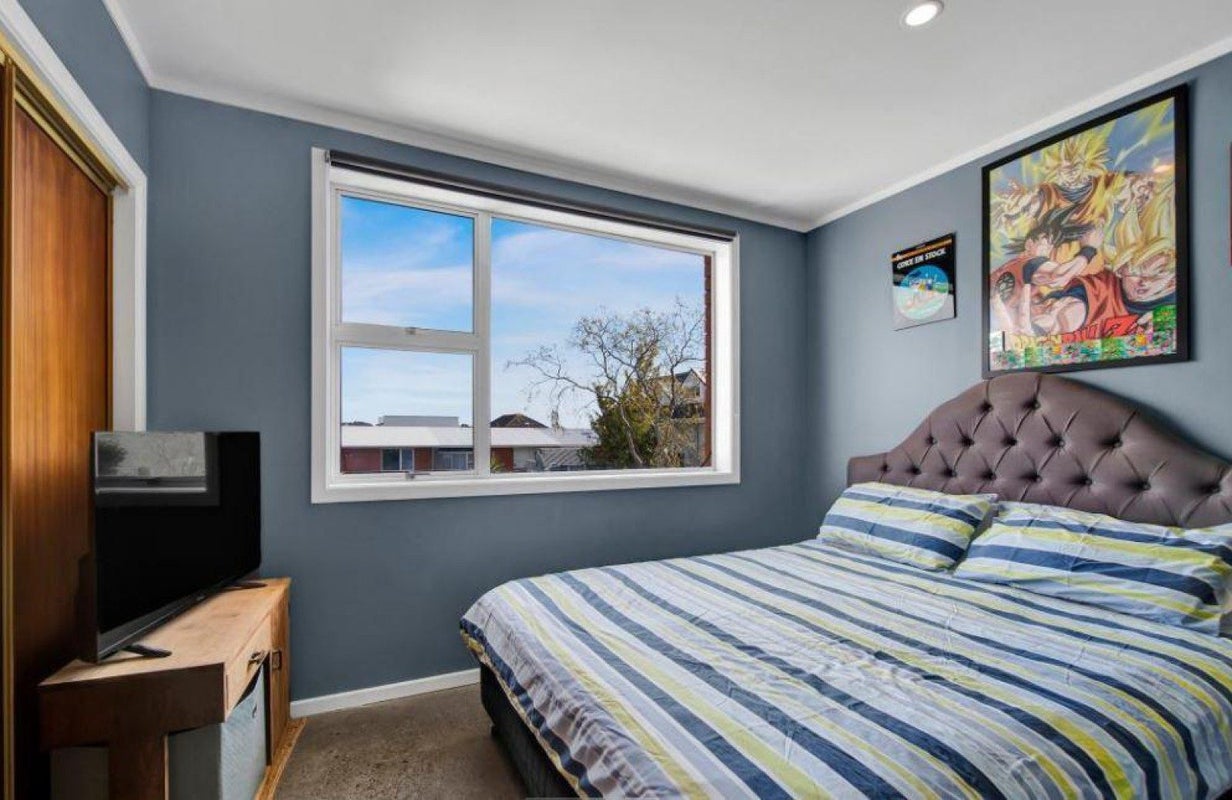2/58 Paynters Avenue, Strandon, New Plymouth - Carousel 2