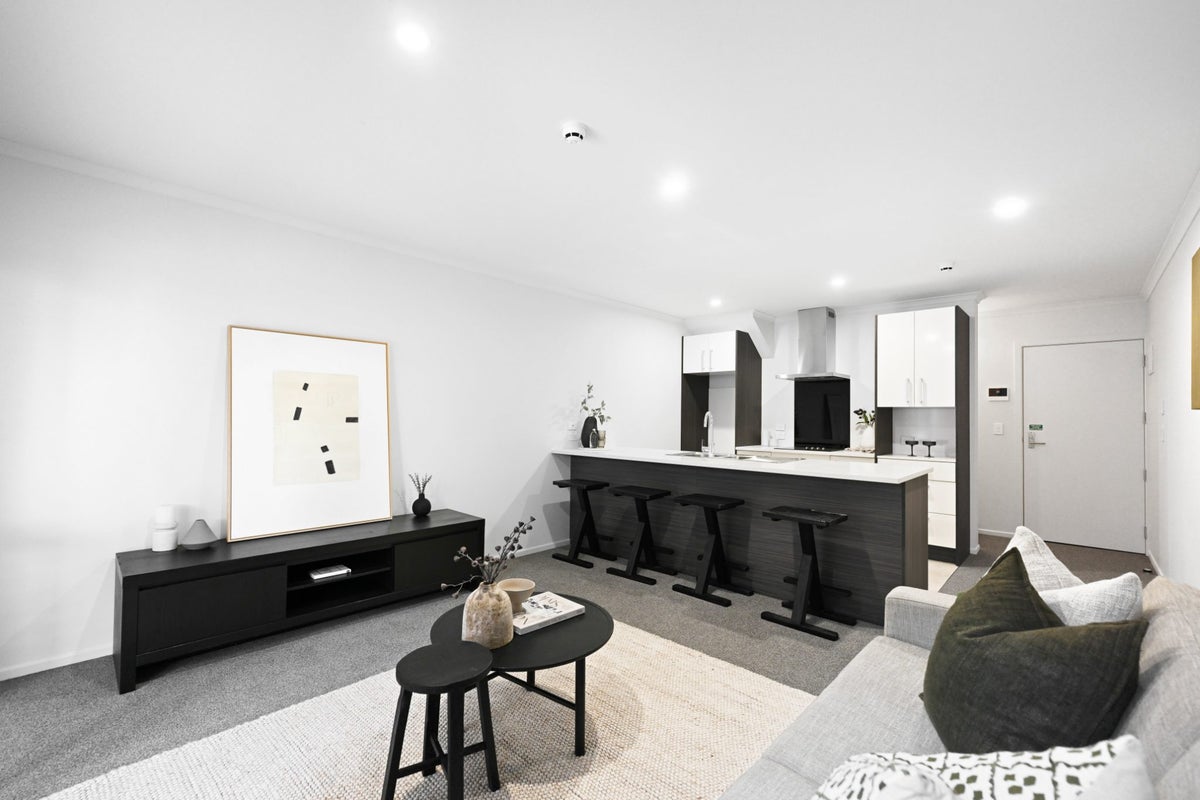 124/126 Commerce Street, Frankton, Hamilton - Carousel 1