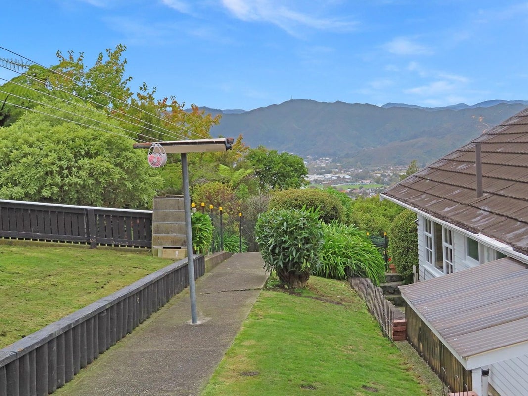 40 Sunshine Crescent, Kelson, Lower Hutt - Carousel 14