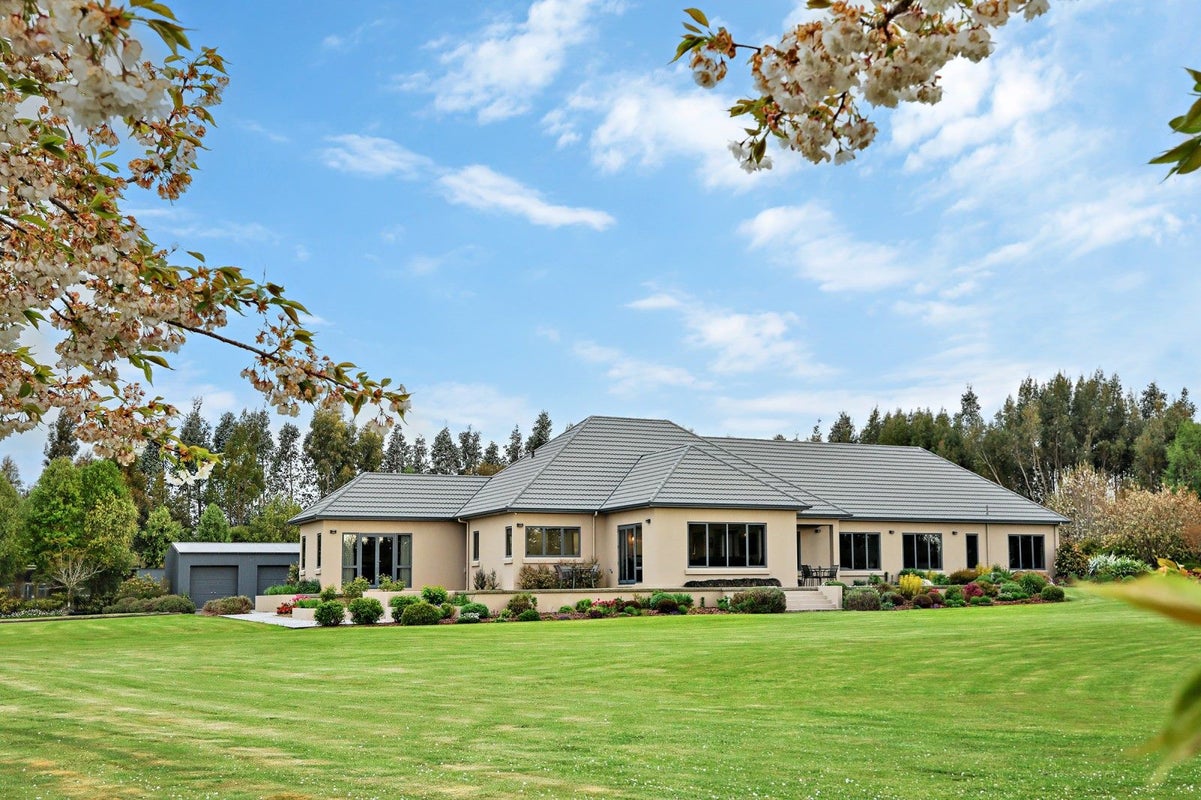 41 Arcadia Place, Seaward Bush, Invercargill - Carousel 1