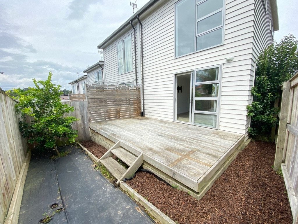 1 Kaneke Place, Glen Eden, Auckland - Carousel 1