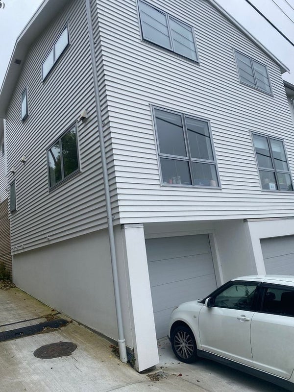 14C Prospect Terrace, Johnsonville, Wellington - Carousel 1