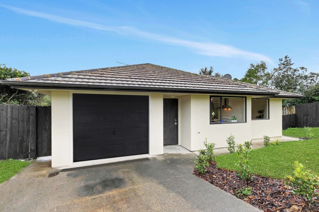 31 Hewlett Road, Massey, Auckland - Carousel 1