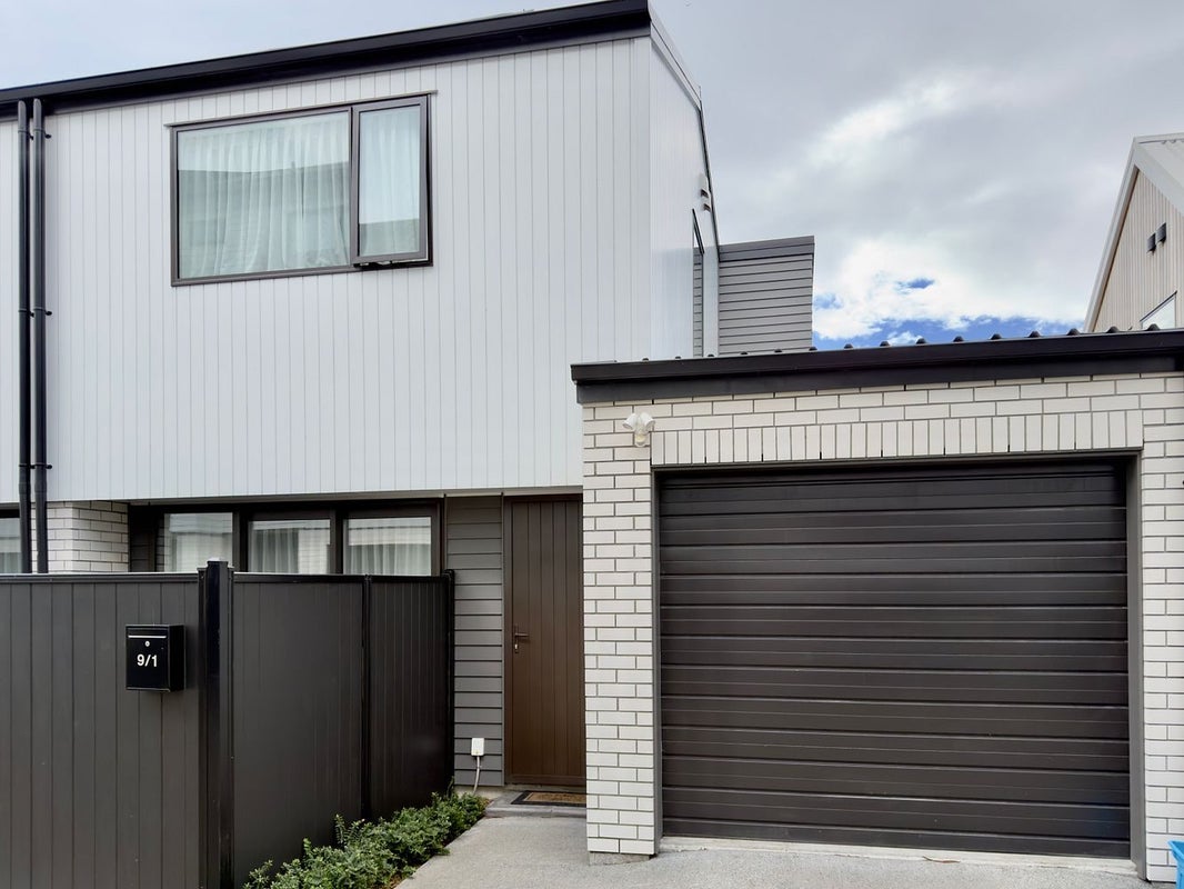 9/1 Myrtle Street, Hutt Central, Lower Hutt - Carousel 1