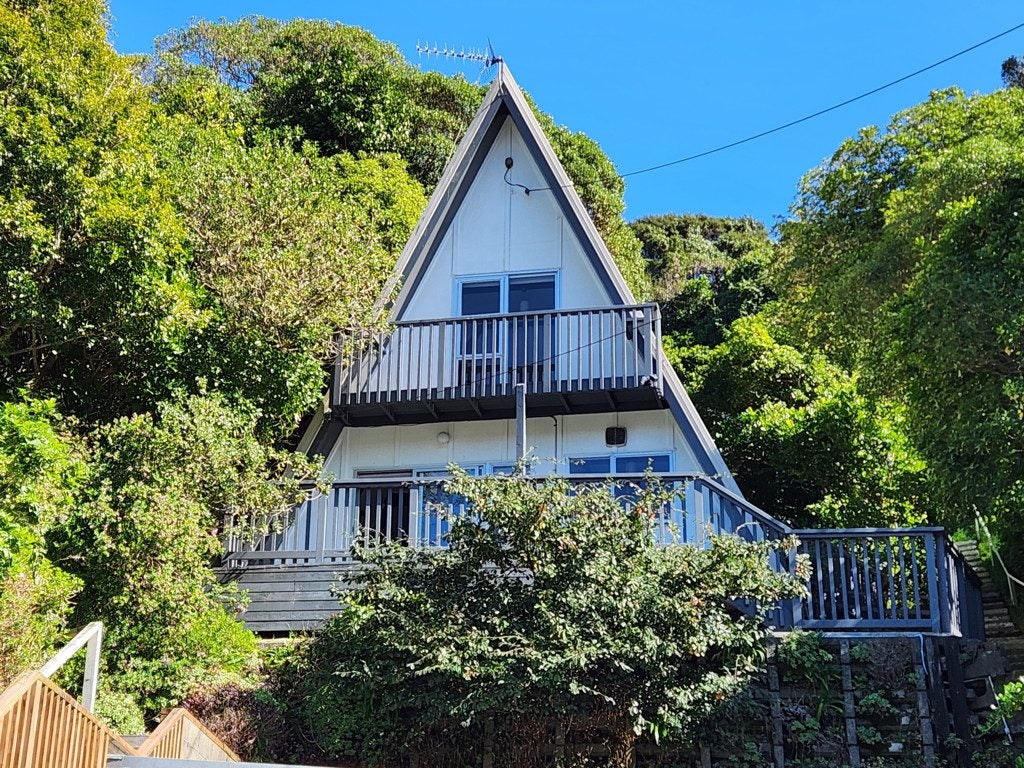 3/45 AIRLIE RD, PLIMMERTON, PORIRUA - Carousel 1