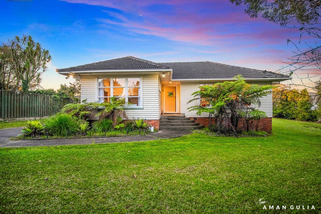 53 Glengarry Road, Glen Eden, Auckland - Carousel 2