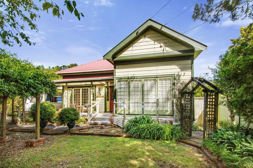 40 Manuka Street, Stokes Valley, Lower Hutt - Carousel 1