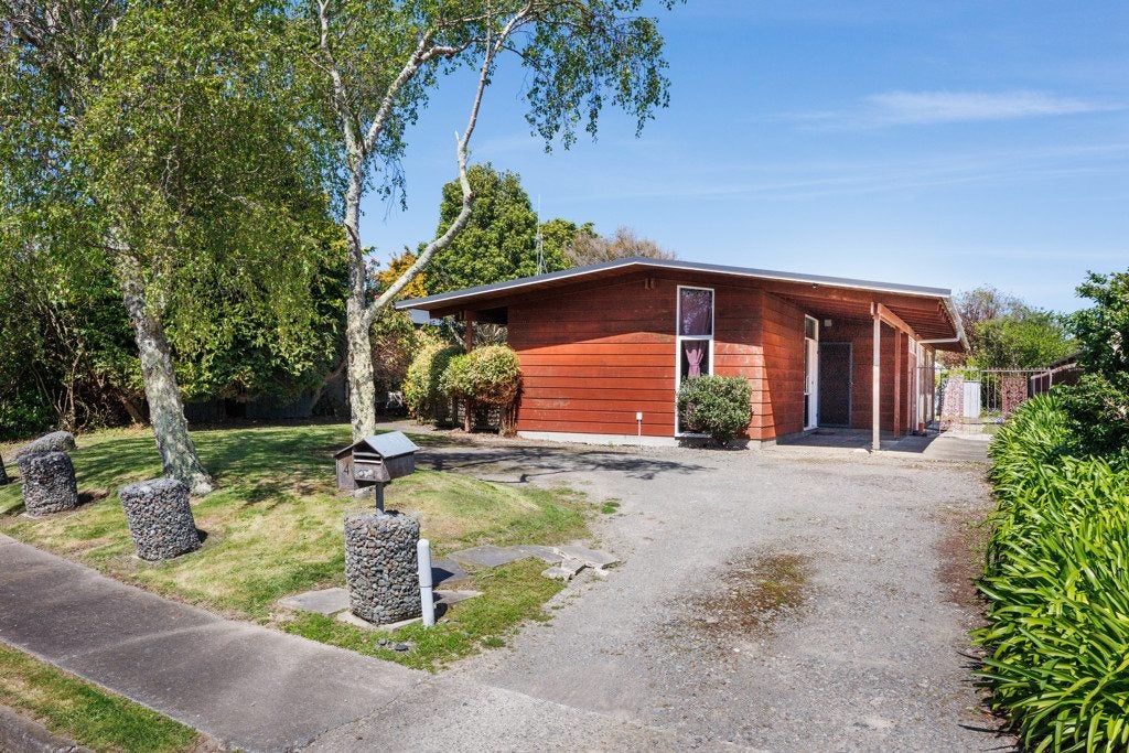 4 & 4A Viscount Place, West End, Palmerston North, Manawatu / Whanganui - Carousel 1