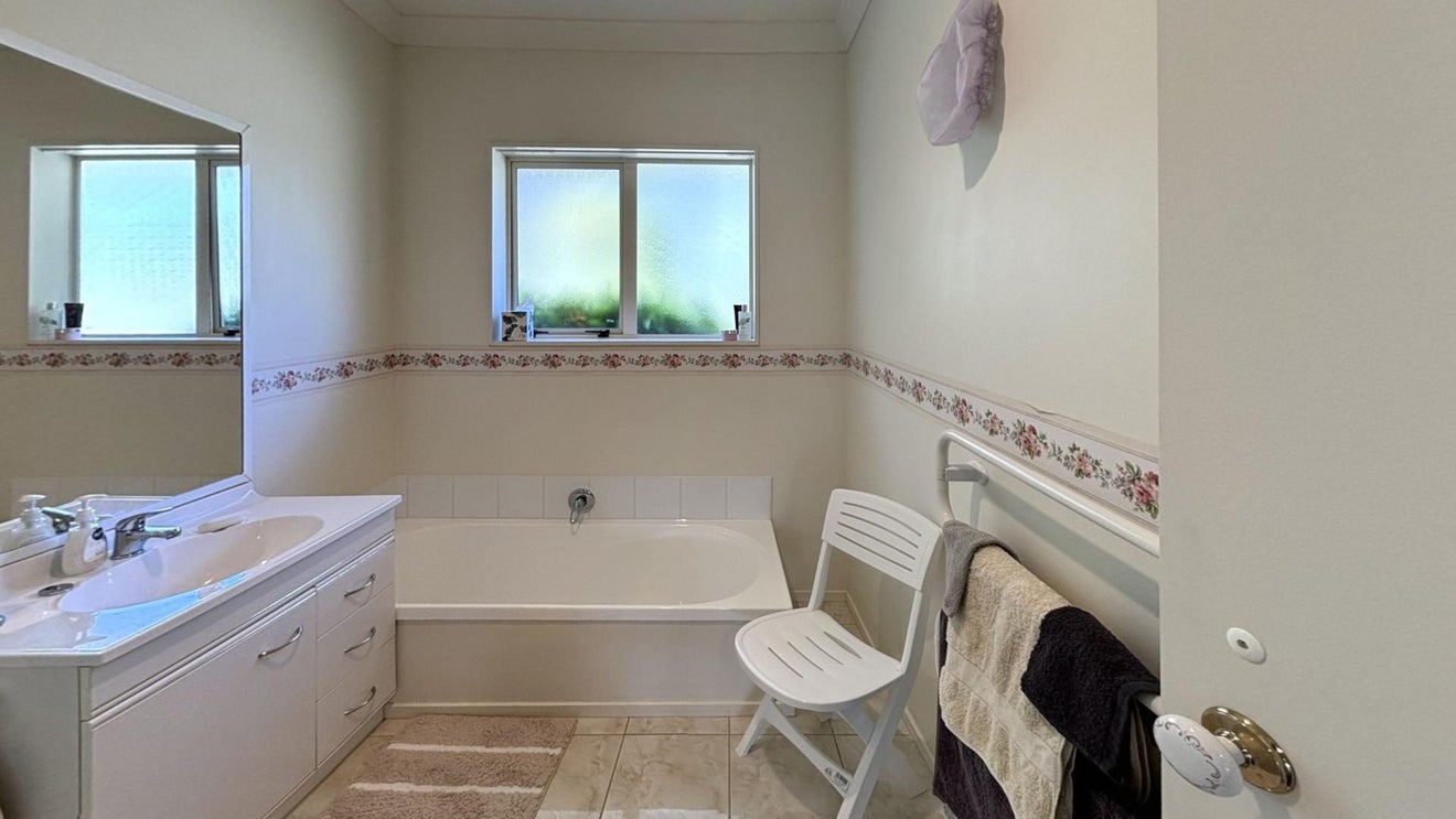 74 Weggery Drive, Waikanae Beach, Waikanae - Carousel 11