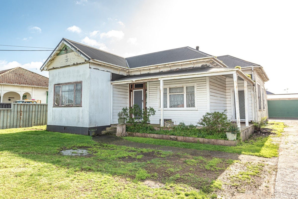 22 Kings Avenue, Gonville, Whanganui - Carousel 1