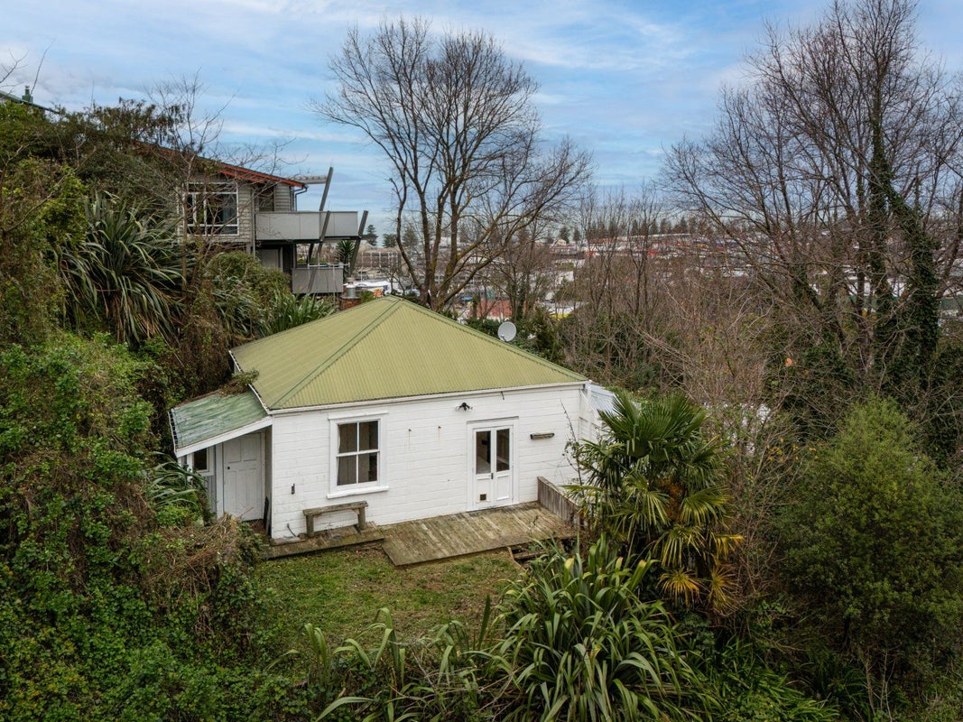 19 Milton Road, Bluff Hill, Napier - Carousel 2