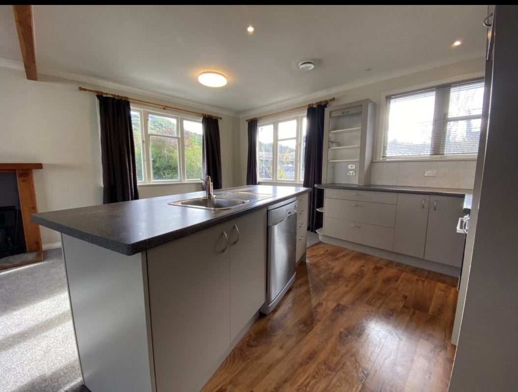 89 Waikawa Road, Picton, Picton - Carousel 2