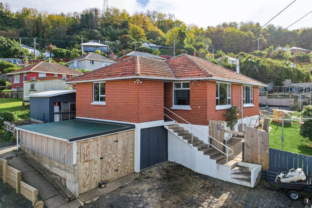 38 Lindsay Road, Caversham, Dunedin - Carousel 1