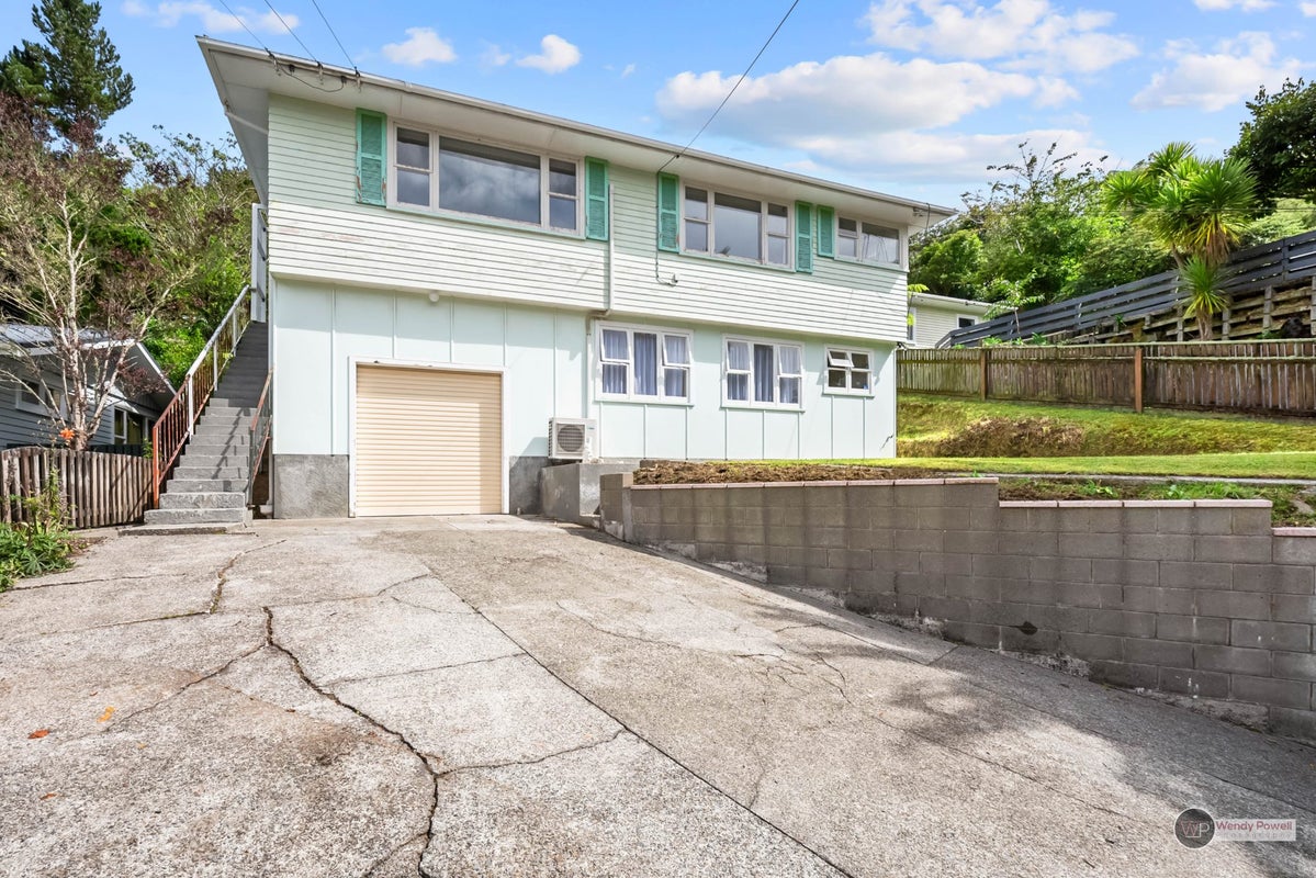 45 Logie Street, Stokes Valley, Lower Hutt - Carousel 1