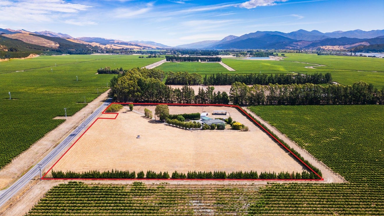 2376 State Highway 63, Blenheim - Carousel 25