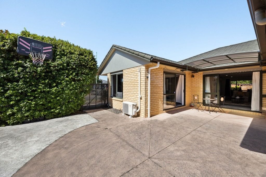 76 Huntington Drive, Huntington, Hamilton - Carousel 2