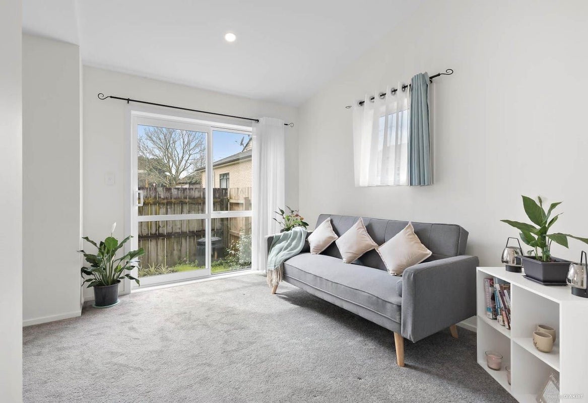 7/30 John Jennings Drive, Oteha, Auckland - Carousel 2