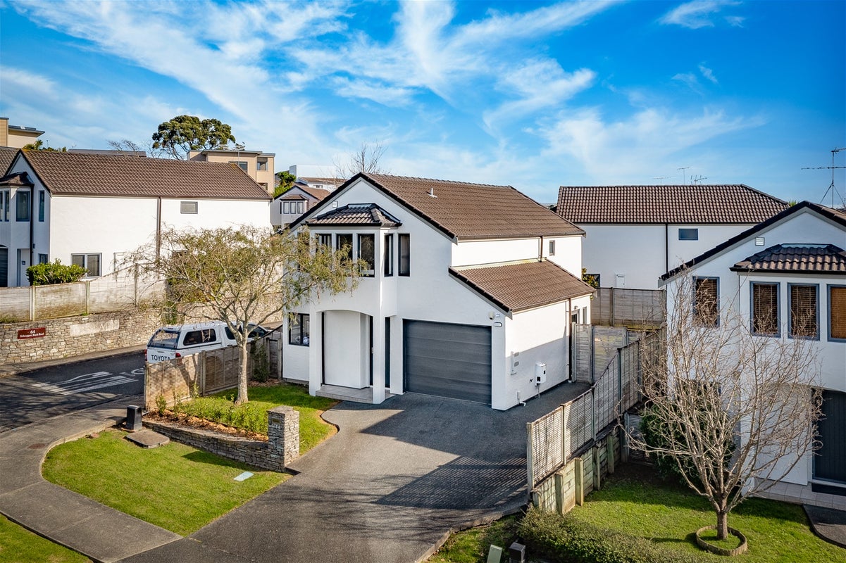 1/64 Schnapper Rock Road, Schnapper Rock, Auckland - Carousel 1