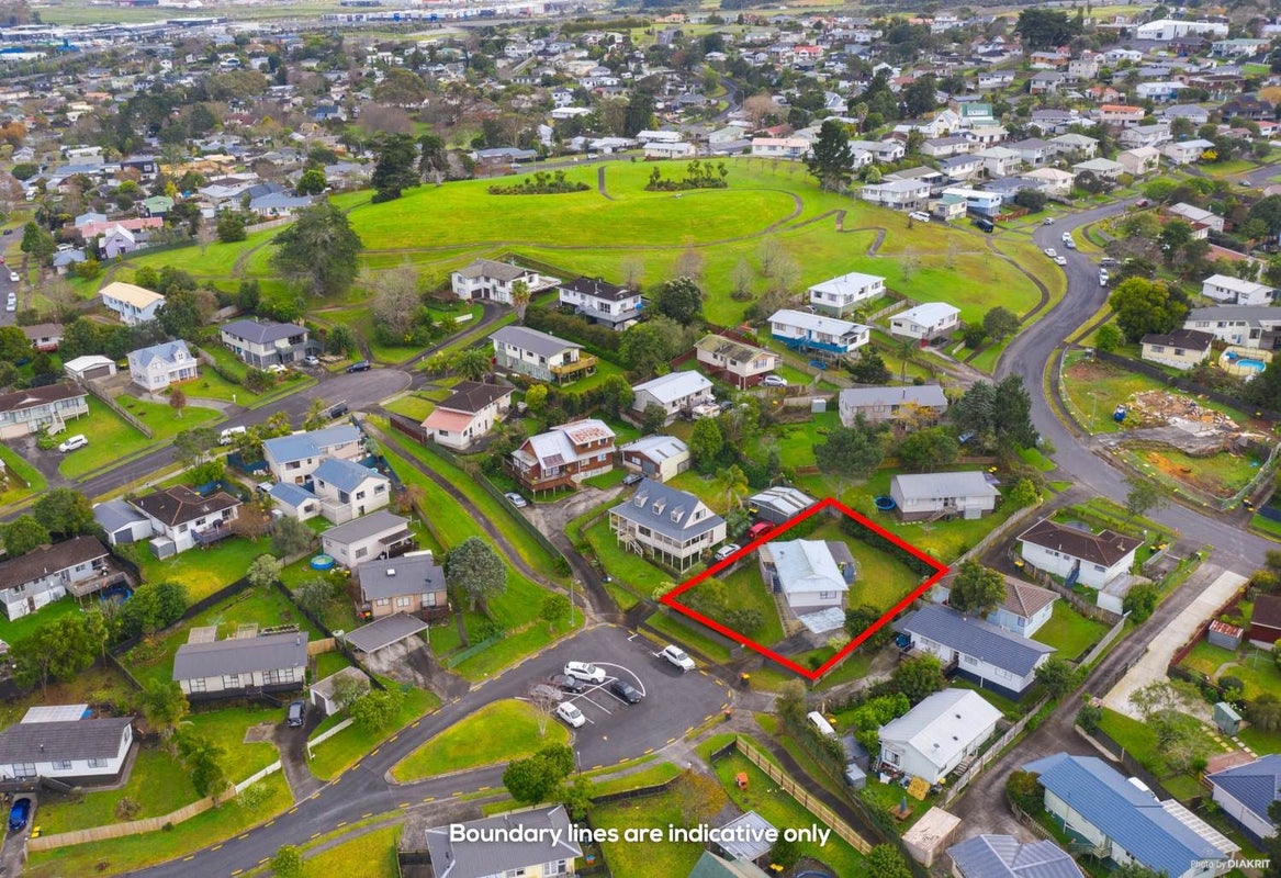 15 Kayle Glen, West Harbour, Auckland - Carousel 13