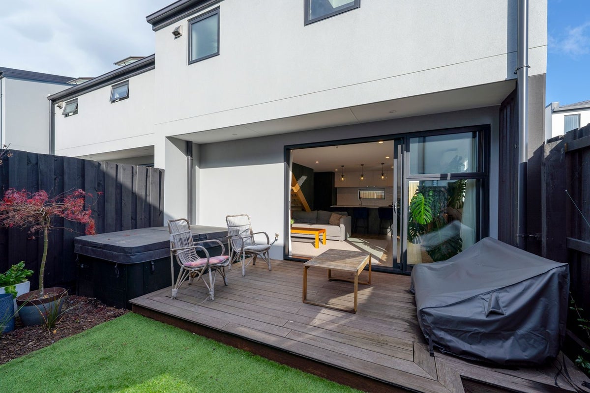 7/21 Siddal Place, Richmond, Christchurch - Carousel 1