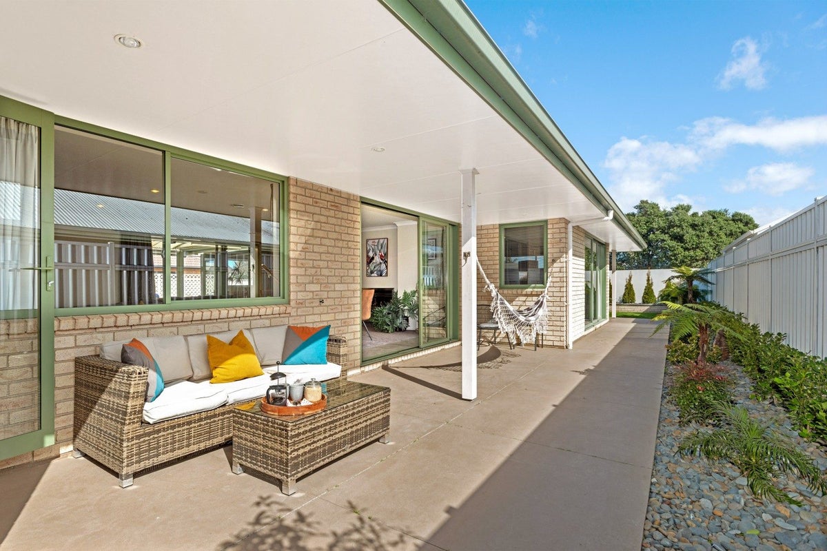 26 Pohutukawa Grove, Lytton West, Gisborne - Carousel 27