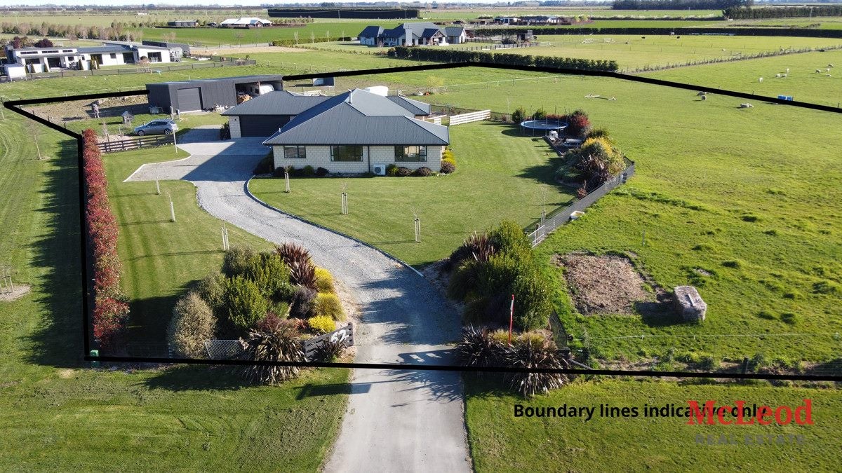 62 Lake Hood Drive, Huntingdon, Ashburton - Carousel 1