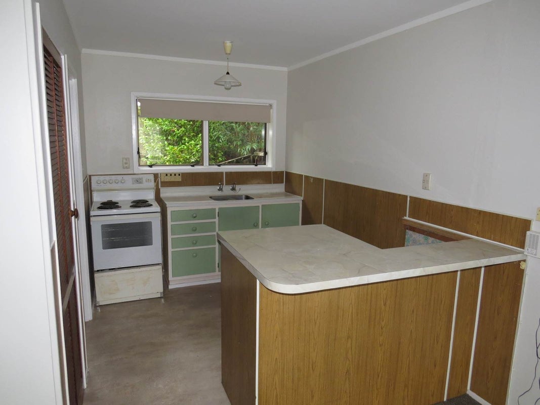 2/17 Copley Street, New Lynn, Auckland - Carousel 2