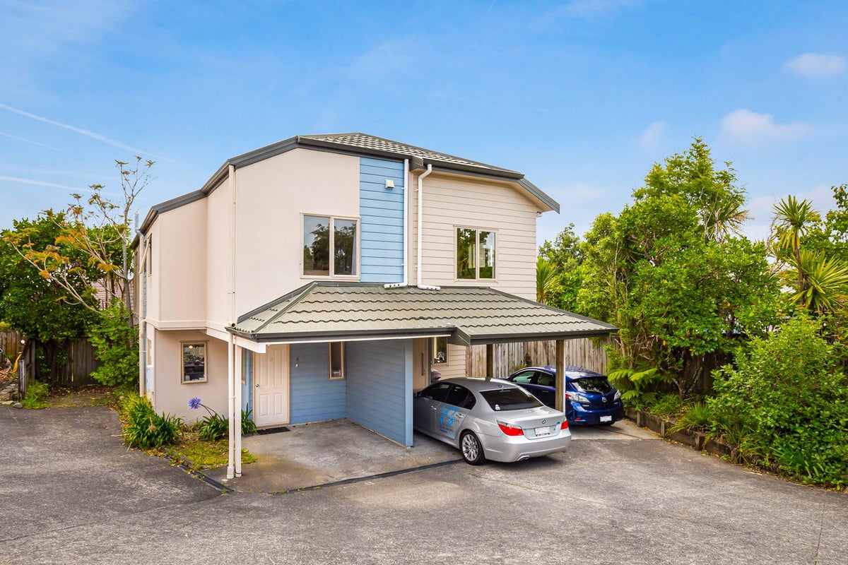 8/9 Sunnydale Place, Oteha, Auckland - Carousel 1