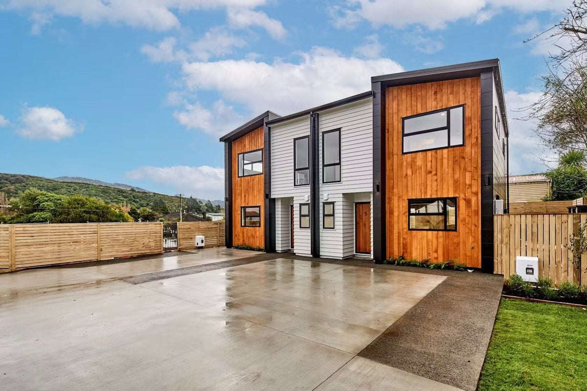 1/24 Bull Avenue, Wainuiomata, Lower Hutt - Carousel 1