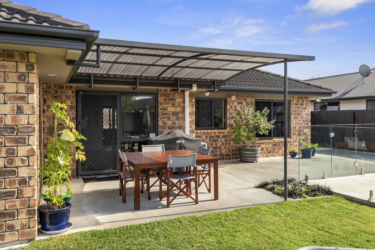 8 Whitford Place, Rototuna North, Hamilton - Carousel 21