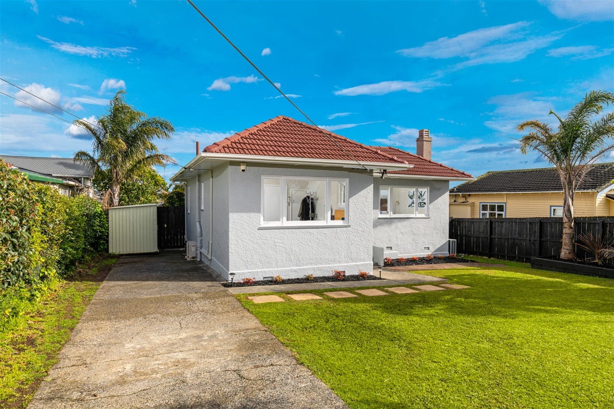 79 Astley Avenue, New Lynn, Auckland - Carousel 1